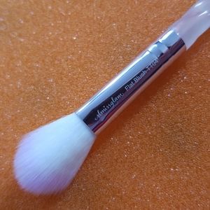 4/25 bundle item. SLMissglam TT04 Flat Blush Brush